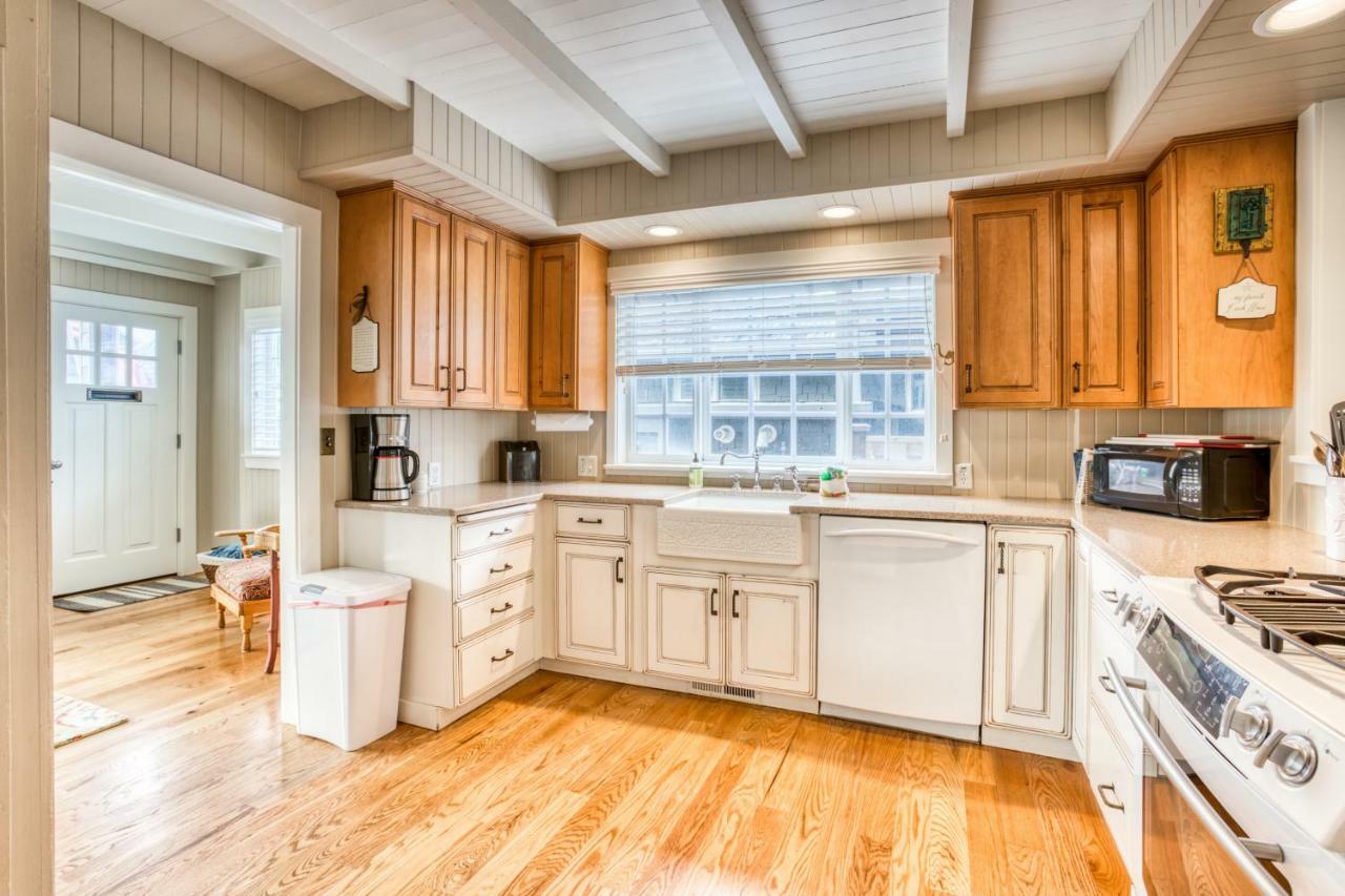 Seaside Classic Cottage Экстерьер фото