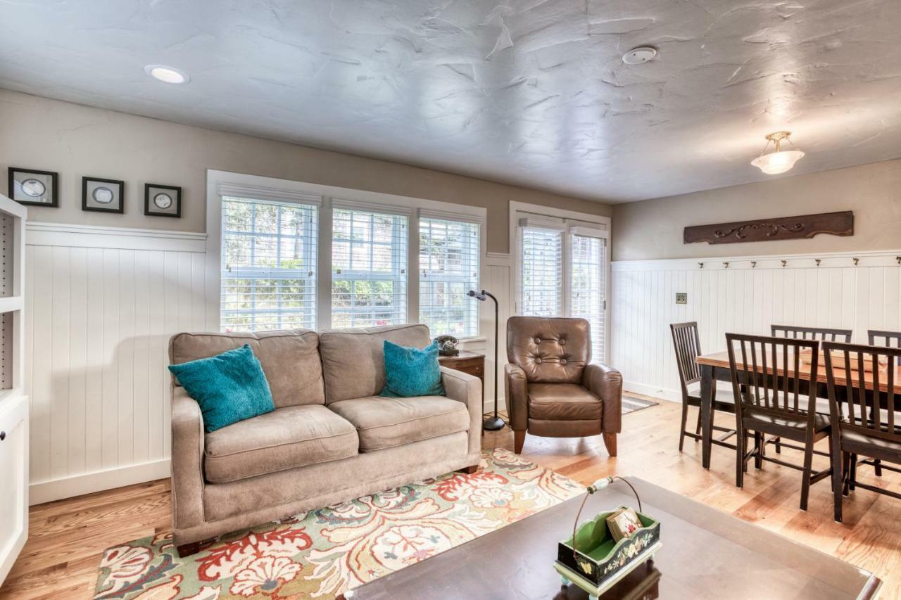Seaside Classic Cottage Экстерьер фото